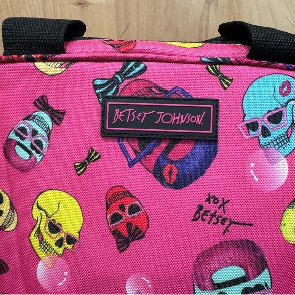 Betsey Johnson Skulls Bows Bones Insulated Lunch Tote Pirate Cooler Bag Pink - Picture 6 of 15